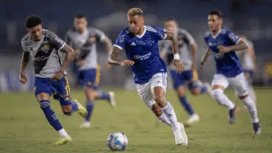 Cruzeiro mira vaga direta na Libertadores com 19 rodadas seguidas no G-4 do Brasileirão 2025