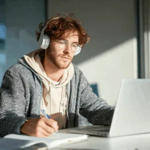 Senac libera mil vagas em mais de 30 cursos gratuitos com certificado: Python, marketing e  cargas de até 44h