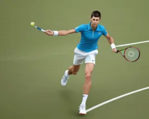 Djokovic perde para nº204 e é eliminado na semifinal do Masters 1000 de Xangai