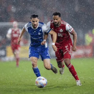 LIVE Eredivisie: Berghuis fora da rotação, AZ com Parrott e Patati na ofensiva