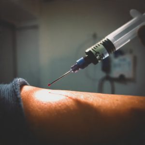 Aplicar Adrenalina na Veia é Perigoso? Saiba Quando o Uso é Realmente Seguro