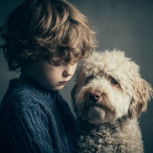 As Raças de Cachorro Mais Indicadas para Crianças e Como Garantir Convivência Segura, Afetuosa e Alegre Entre Pets e Pequenos, Promovendo Carinho, Responsabilidade e Bem-Estar para Toda a Família