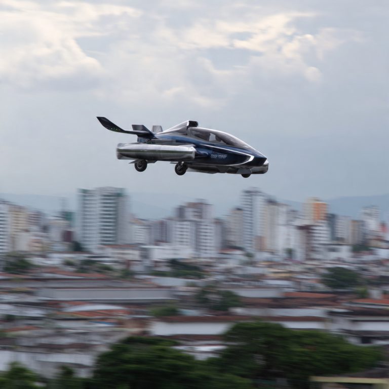 Carro voador da Embraer realiza voo-teste inaugural em São Paulo e marca nova fase da mobilidade aérea