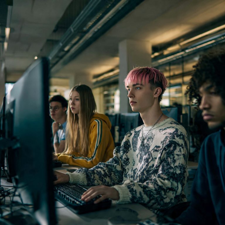 Escola da Nuvem abre inscrições para cursos gratuitos de tecnologia em 2026